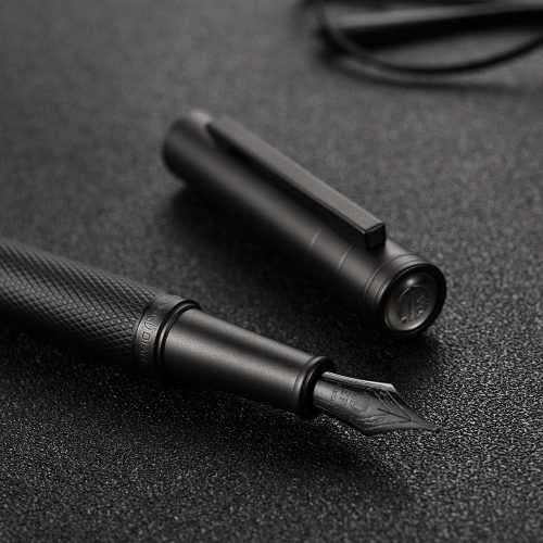 Hongdian 黒き森 万年筆 極細字