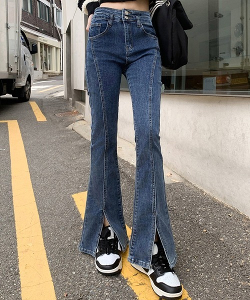 レディースフレアパンツ　春夏向け　シンプルデザインのお洒落コーデ フレアパンツを使ったレディース着こなしコーデ特集。オススメの