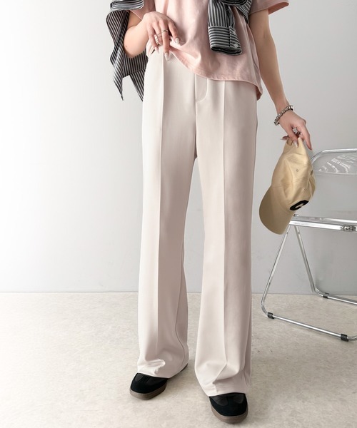 クラシカルエルフ(Classical Elf) 美シルエット。マニッシュなセンタープレスカットフレアパンツ