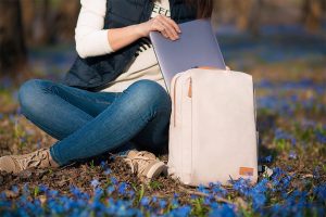 女性向けPCリュックのおすすめ18選。普段使いしやすいおしゃれなアイテムもご紹介