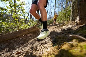 トレイルランニングシューズのおすすめ10選。普段使いしやすいモノもご紹介
