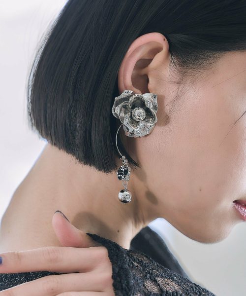 ハレ(HARE) ビッグフラワーイヤリング