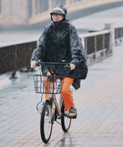 自転車用レインコートのおすすめ15選。通気性に優れた快適なデザインのアイテムも