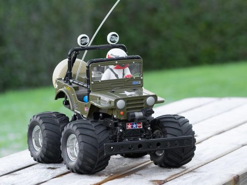プラスティック製　ラジコンカー　2点セット プラスティック製 ラジコンカー 2点セット