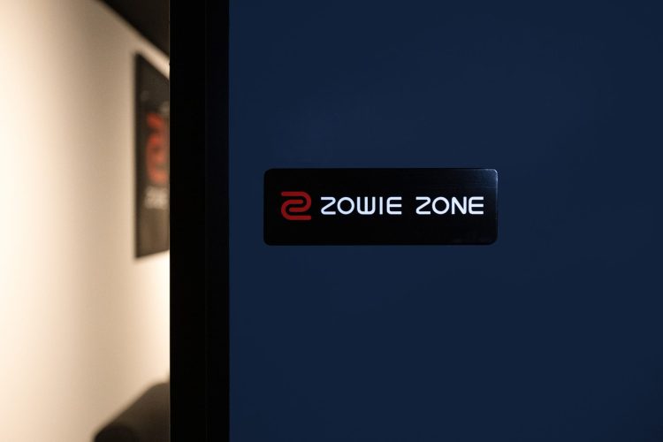 日本初のスペシャルブース「ZOWIE ZONE」へ潜入。ゲーマーが憧れるZOWIEのハイエンドデバイスを気軽に体験可能！