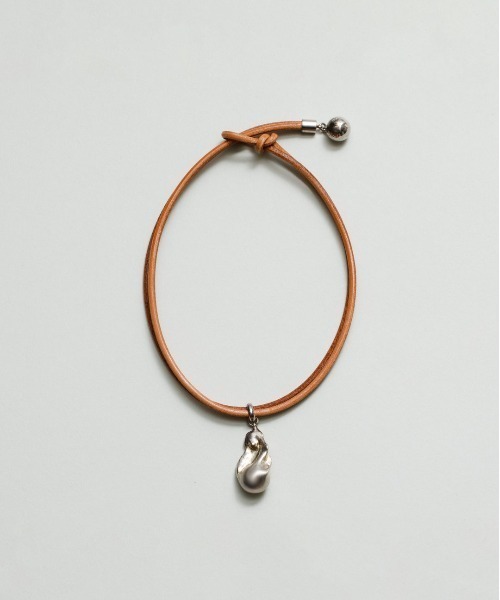ラピュイ(LAPUIS) Oyster leather choker