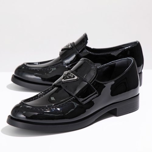 プラダ(PRADA) パテントレザー ローファー
