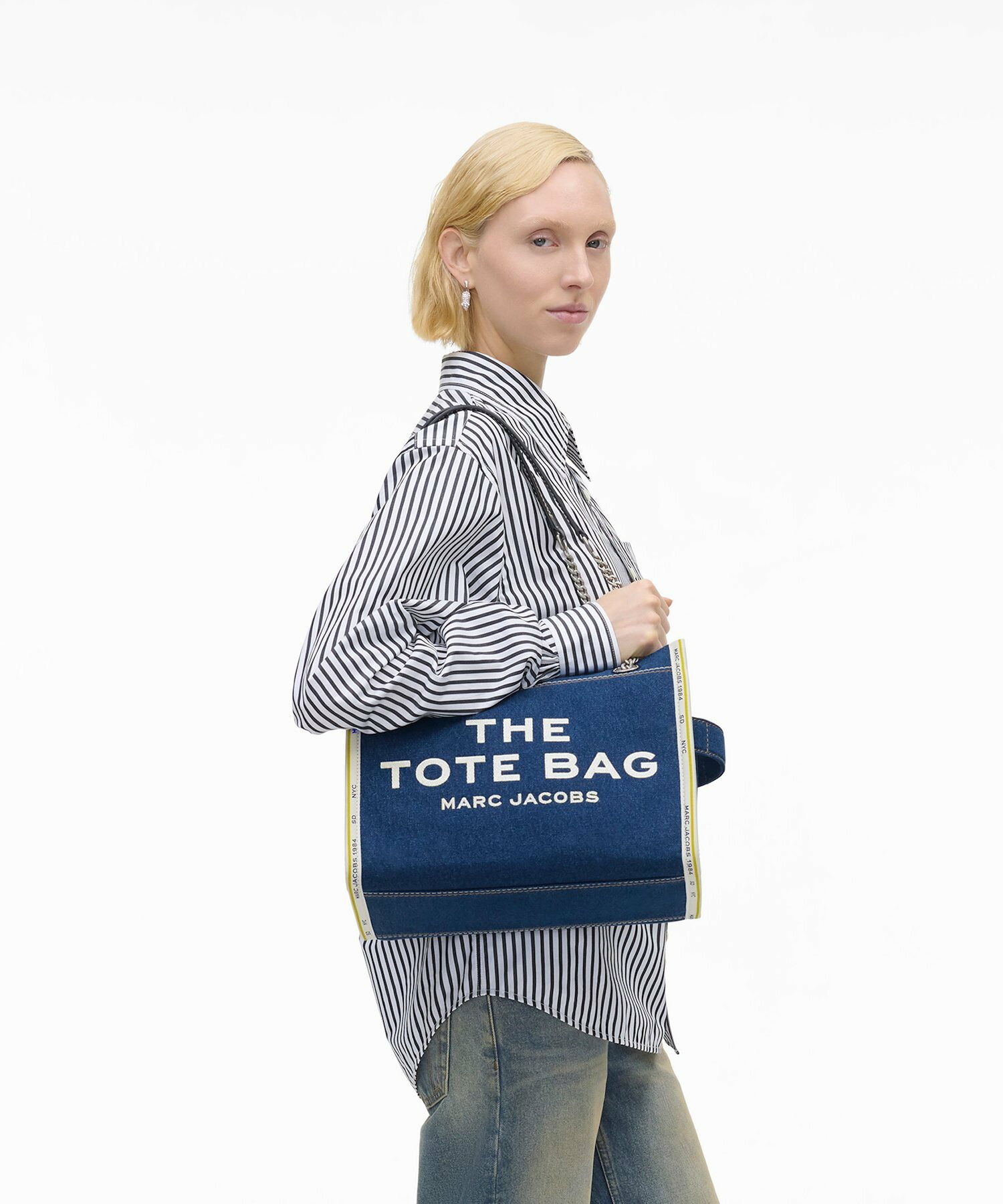 MARCJacobs幾何学模様ストラップのバッグやや大きめ 6877323dbcdfb.jpg