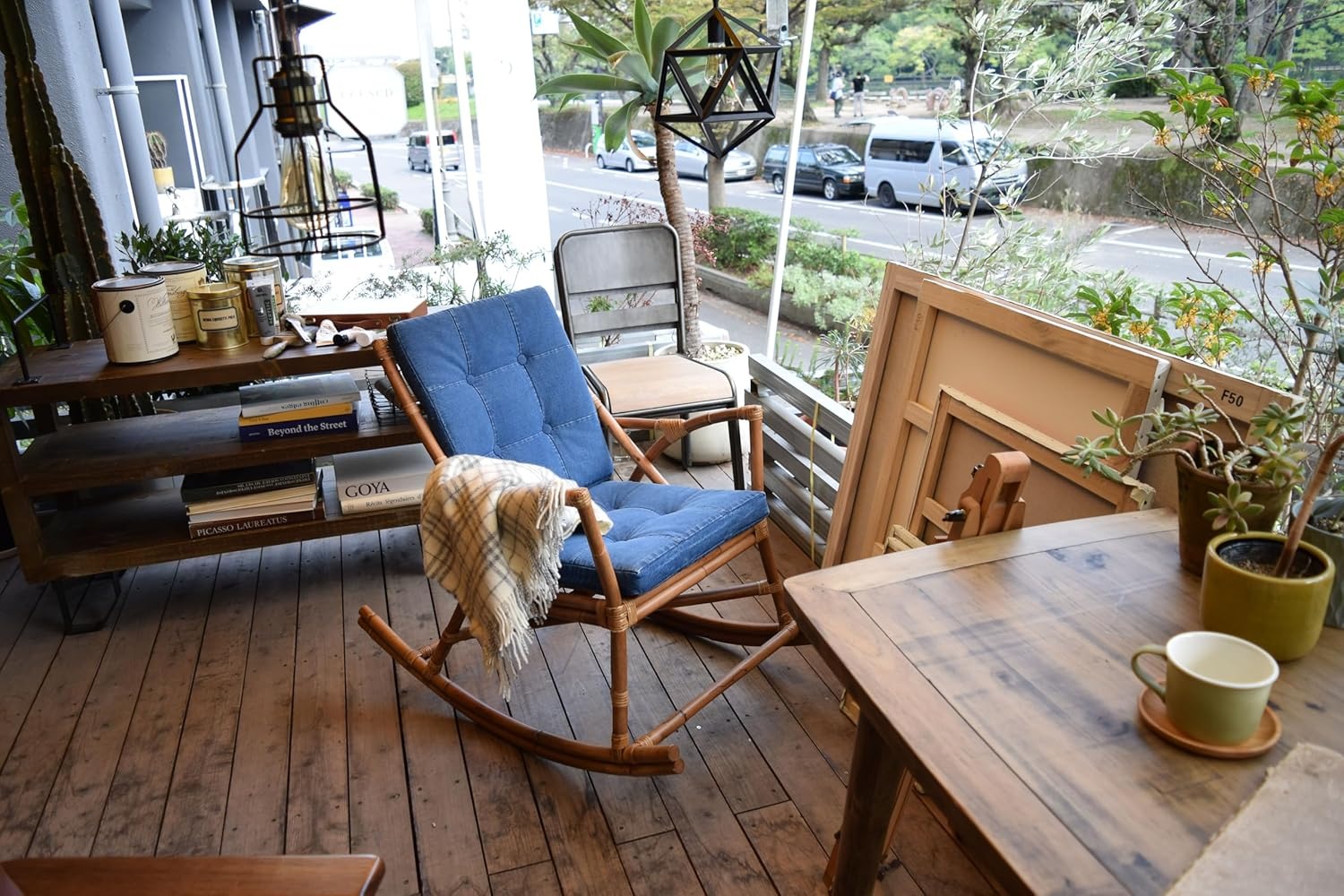 ロッキングチェアのおすすめ20選。北欧風デザインのモノもラインナップ