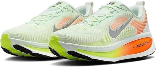 ナイキ(NIKE) ボメロ 18 HM6803