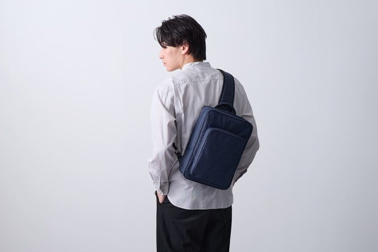 軽さとタフさを両立！毎日使いたくなるバッグ「TOUGH LITE SLING BAG」