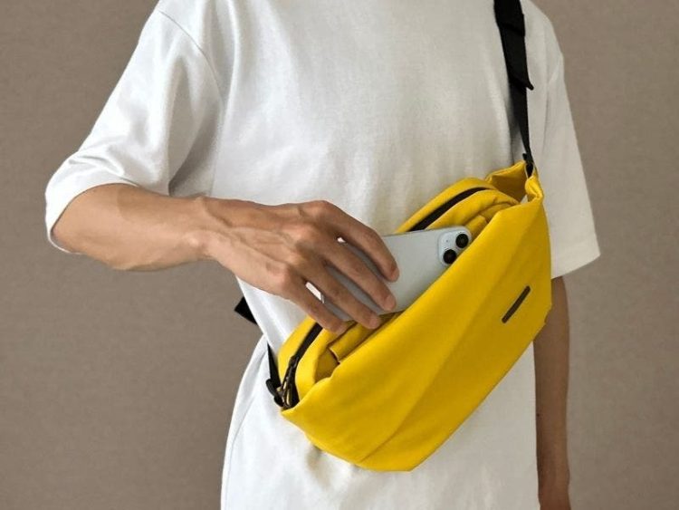 ポケットじゃ足りない日に！手ぶら派のためのミニマルバッグ「QUICK PACK TRASPO」