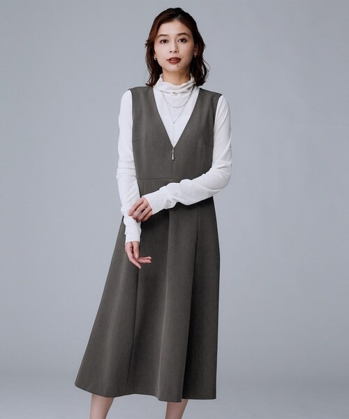 アンタイトル(UNTITLED) Aライン/ワンピース Vネックジャンパースカート