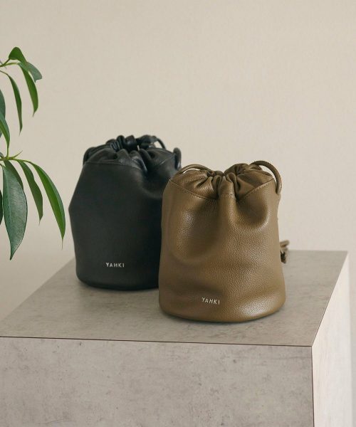 ヤーキ(YAHKI) ミニ レザー ドロスト ショルダーバッグ