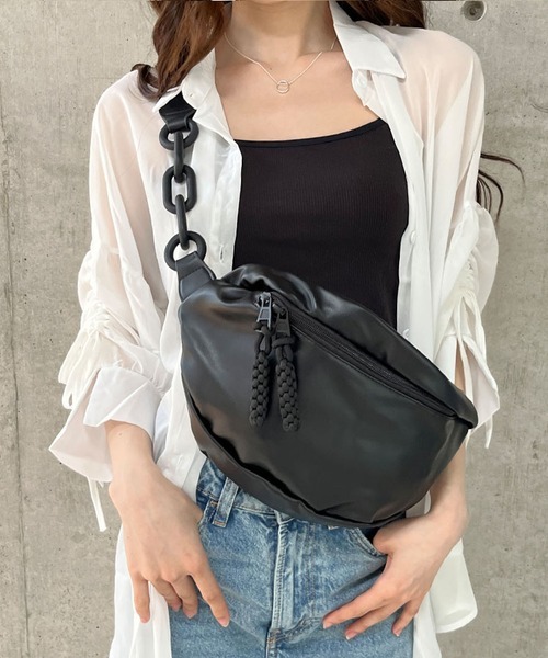 me jane BIGチェーンボディバッグ バッグ