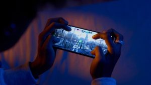 ゲーミングスマホのおすすめ14選。ゲームがサクサク動くハイスペックモデルをご紹介
