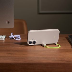 スタンド付きiPhoneケースのおすすめ19選。クリア仕様のモデルもご紹介