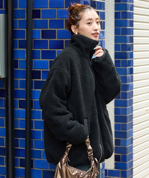 レディースファッションのイメージ