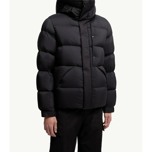 モンクレール(MONCLER) Madeiraショートダウンジャケット