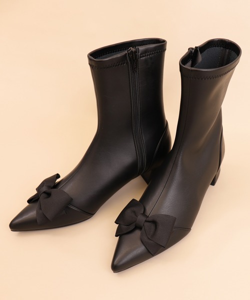 アルテミスバイダイアナ(artemis by DIANA) ポインテッドトゥ ビッグリボンストレッチショートブーツ