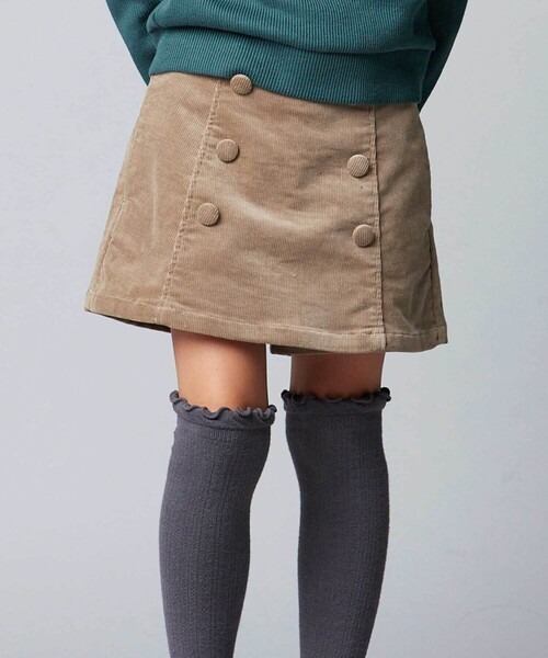 べべ(BeBe) ストレッチコーデュロイダブルボタンショートパンツ