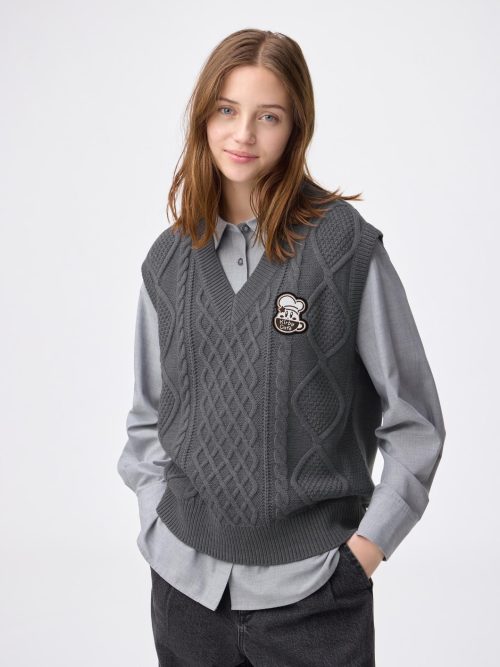 ジーユー(GU) ケーブルニットベスト Kirby