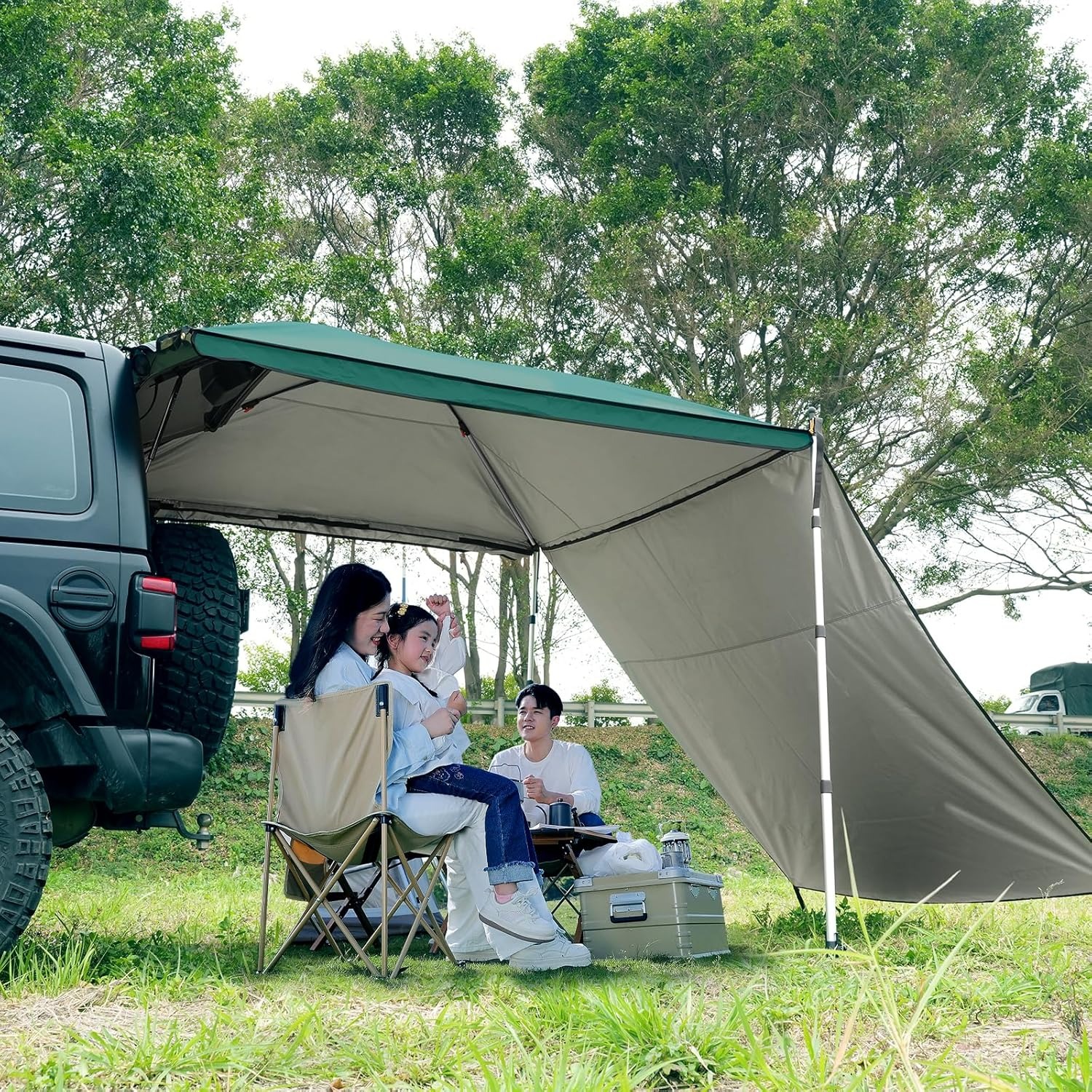 カーサイドタープのおすすめ30選。簡単に設置できるタイプだと扱いやすい