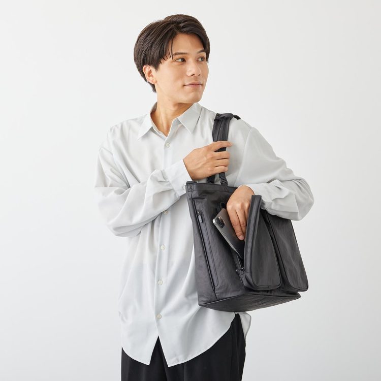 軽量性と耐久性を両立！毎日の相棒になるトートバッグ「TOUGH LITE TOTE」