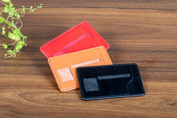 大切なカードを守る、新しい常識！次世代のカードケース「hide me」