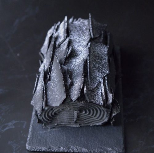 Cake.jp BLVCK PARIS 黒の美学を纏ったブッシュドノエル