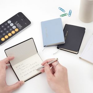 持ち歩き向けのメモ帳おすすめ15選。コンパクトサイズで携帯性に優れたアイテム