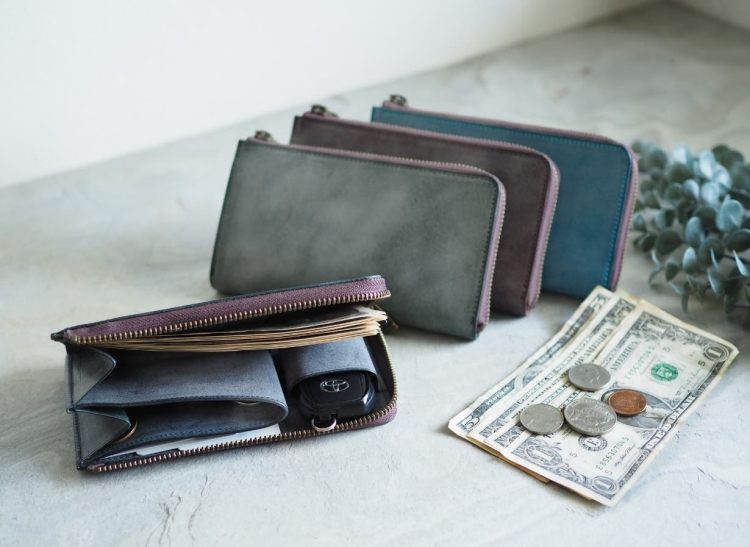 収納力とスリムなフォルムを両立！旅にも仕事にも頼れる「All in One 長財布」