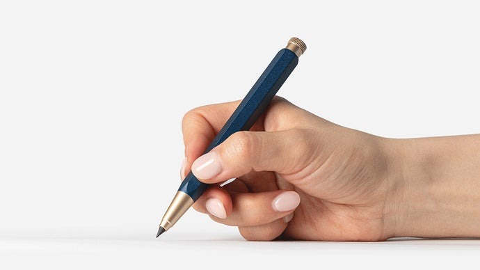 鉛筆を削る手間を減らせて環境に優しい！「ZAIカーボンペン」