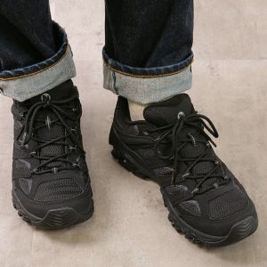 ゴアテックススニーカーのおすすめ17選。雨の日やアウトドアで活躍するアイテムもご紹介