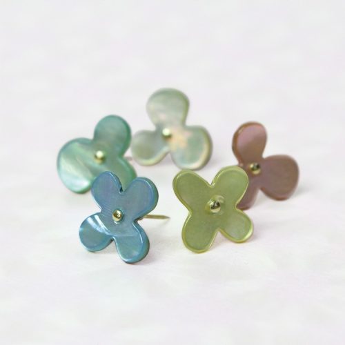 コハナ(Cohana) 貝釦のお花のプッシュピン いろどり 45-108