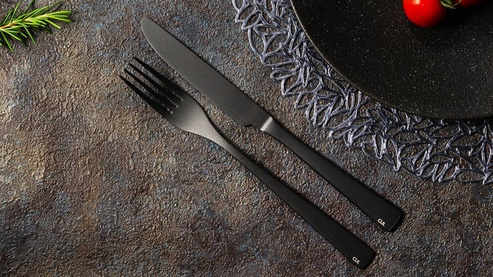 純チタン製で衛生的・強靭・軽量！食器の新定番「CLIL ナイフ＆フォーク」