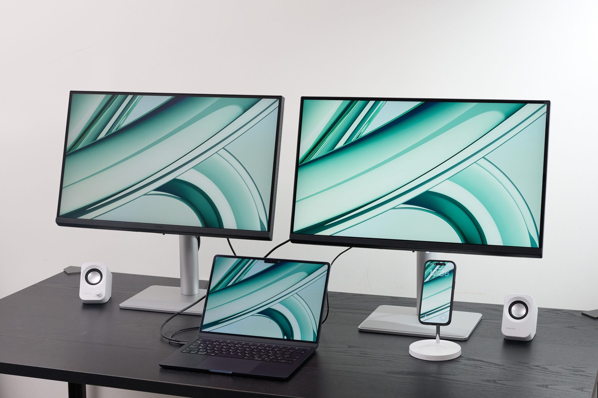 グレアパネル搭載モデルも】Appleファンに朗報。BenQのモニター「MA