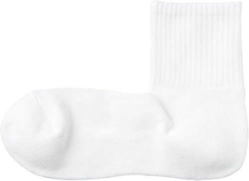 白ソックスのおすすめブランド20選。コーディネートもあわせてご紹介