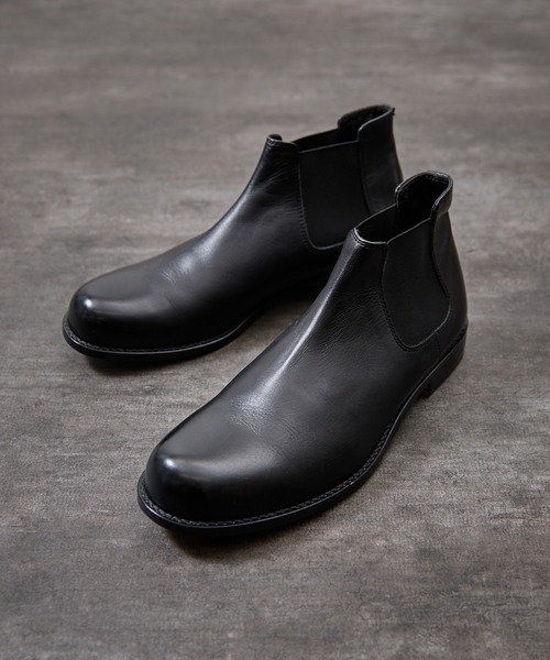 黒ブーツのイメージ