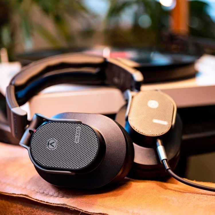 ヘッドホンのイメージ