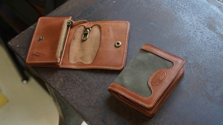 収納力と視認性を両立！大人のためのスマートな「オールラウンドウォレット」