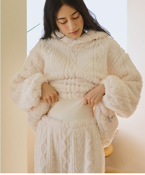 チュチュアンナ(tutuanna) 腹巻き付きボアケーブルパジャマ