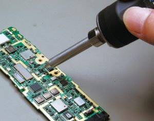 はんだごてのおすすめ10選。細かい作業に対応するモデルもご紹介