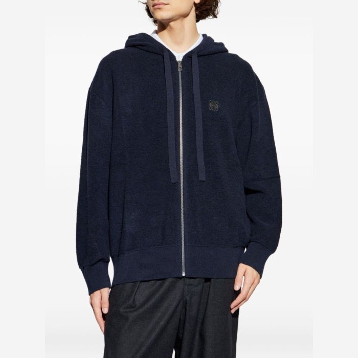 ハイブランドのメンズパーカーおすすめ15選。大人カジュアルに着られるアイテムを厳選