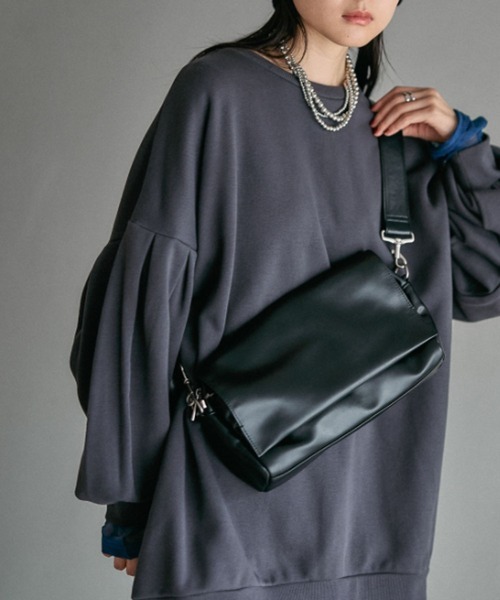 レプシィム(LEPSIM) フラップボディバッグ