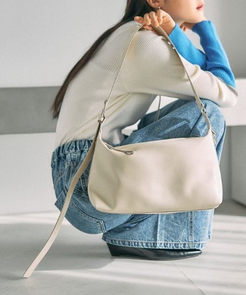 レプシィム(LEPSIM) フェイクレザースクエアショルダー