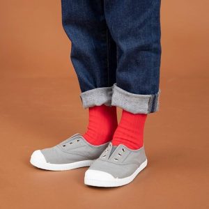 子供用靴下のおすすめ20選。コーディネートのアクセントになるモノも