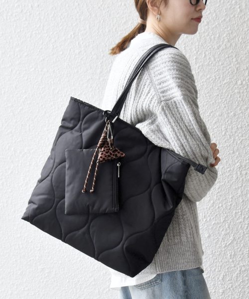 シップスエニィ(SHIPS any) チャーム付き キルティング スクエア A4 トート バッグ