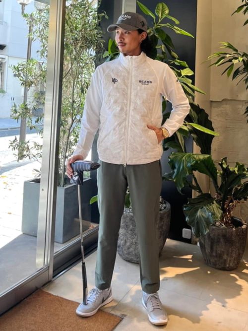 洗練された大人のスポーティーコーデ