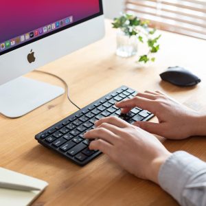 薄型キーボードのおすすめ15選。コンパクト設計のワイヤレスモデルもご紹介